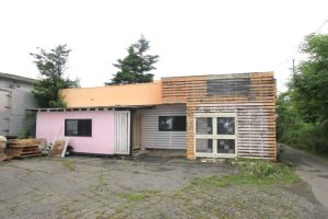 野辺山駅より約280ｍ、国道141号線沿いの飲食店向き”売店舗”